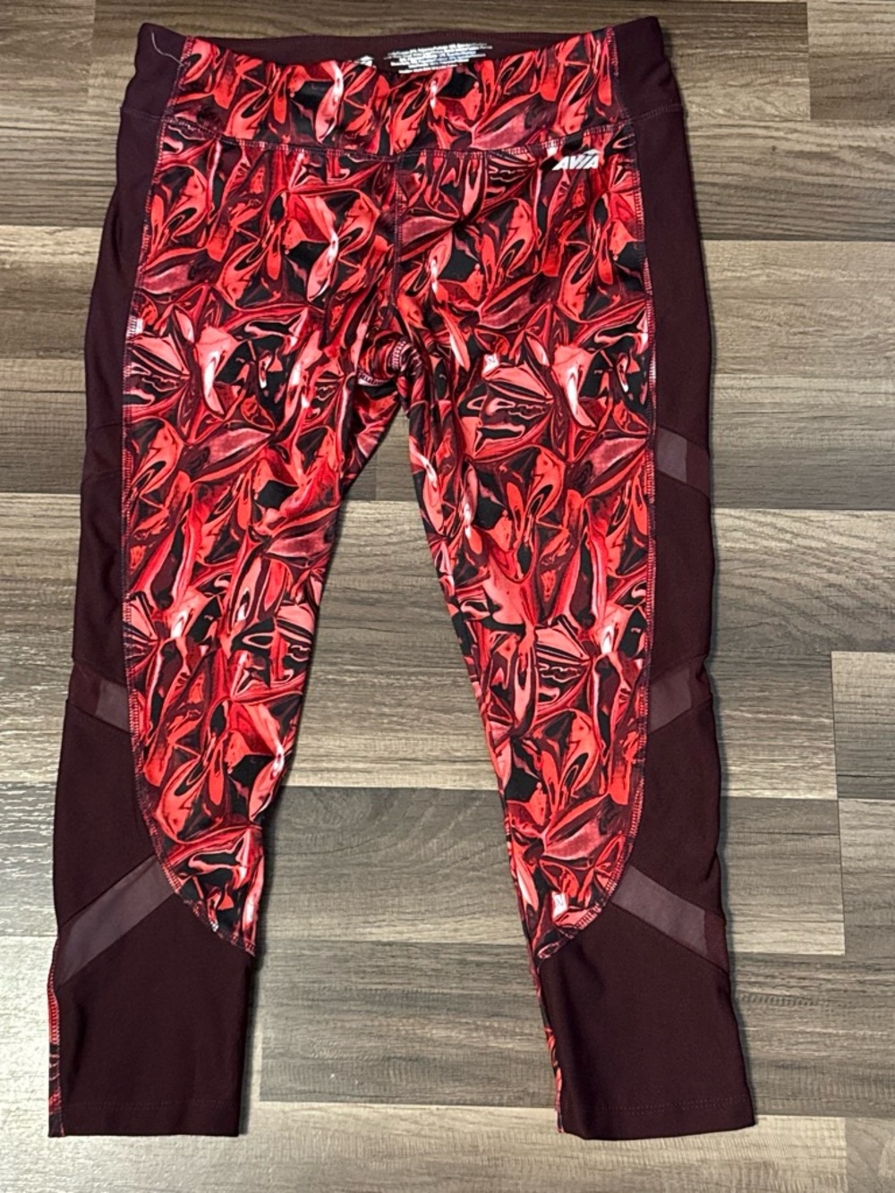 Avia women’s Performance Red Marble Print Leggings size medium